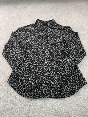 New York & Company City Stretch Women’s M Black Gray Leopard Print Button Up